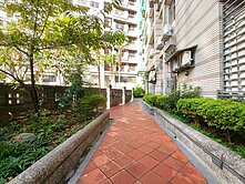 體育園區超大一房+露臺