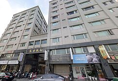 平實南紡夢時代第一排1+2樓賺錢店面【C1499】