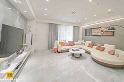 仁武仁雄商圈丨四年屋⾼檔裝潢丨電梯雙⾞墅