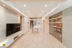 榮總旁丨仁武霞海商圈丨質感裝潢臨路雙⾞透天