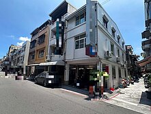 五甲商圈面寬邊間透天店住
