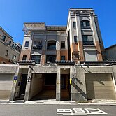 ⭐軍功商圈⭐UG東山店旁⭐大毅建設⭐鄰路車庫別墅⭐