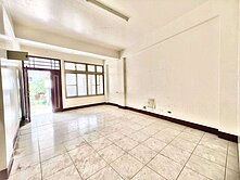 新竹香山區-邊間-6房-庭院車位-透天別墅