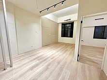 敦化公園挑高三房平面車位