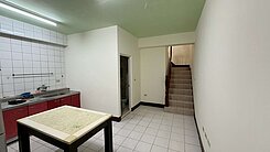 真愛山莊｜尚順商圈旁管理透天｜門前停車