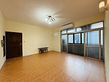 健康國小三樓好寓 ➡️ 房地產買賣找Q桑