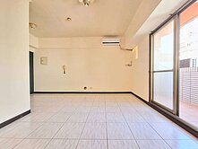 專任~曉明女中旁中高樓層採光通風佳大陽台電梯套房