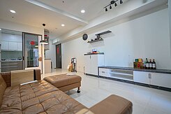 江佩軒 x 小Q｜親友件！君大院高樓三房平車