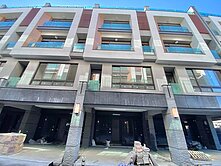 西屯鄰74國一閘道全新電梯別墅