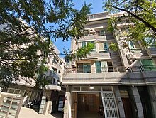 駁二輕軌站旁{大面寬}車庫別墅