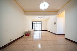 關埔計畫區旁長春甫園大四房平面車位