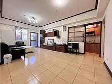 五甲商圈南成國小華廈一樓寬敞大四房