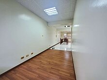 R15生態園區/崇德商圈/超大面寬黃金臨路店面