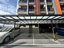 礁溪十六結路2房車位華厦~台灣房屋婕如~小豬