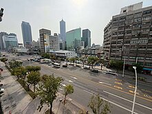 中央公園+三多商圈雙捷運中山路25米路透天店面