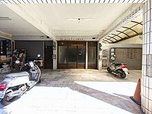 前鎮草衙站8米街上正4樓透天