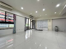 美術館特區|擁樂3+1房+平面車位|樹梢戶