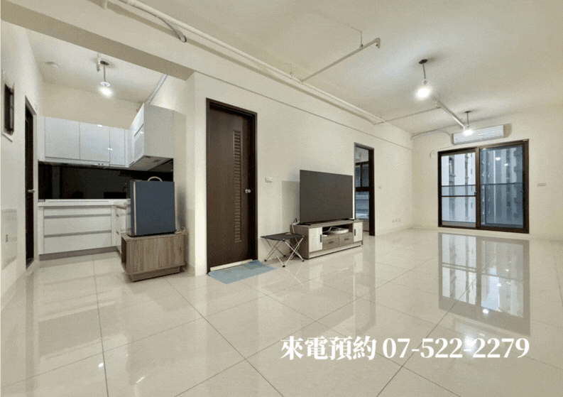 ￥左營海青｜i世界｜高樓採光溫馨2+1房平車