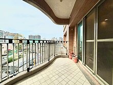 單坪最低價!農十六凹仔底美術館商圈採光邊間4房平車