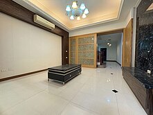 稀有釋出-頂新特區 ｜一樓孝親4大套房｜車庫別墅