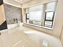 大里內新國小旁店住合一發財首選 震後 5 年新透天