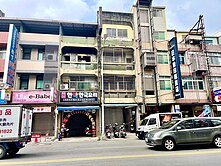 五甲商圈真正的金店面