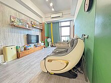 高鐵特區︱多城H&amp;M︱中樓層精緻美裝潢三房平車