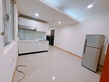 低總 邊間 美套 林森北長春路口 