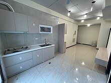 西勢龍山水精裝兩房平車