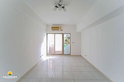  下樓即捷運❗三多商圈潔白陽台大套房