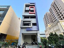 品富｜軍功商圈｜置產收租金雞母｜23間電梯透套