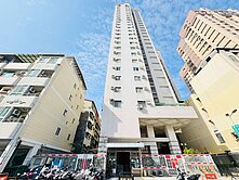 鼎山家樂福輕軌3房車位