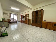 七賢國小｜低公設採光明亮｜大三房+平面車位電梯大樓