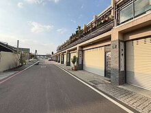 大里十九甲立新學區臨路精裝潢電梯別墅