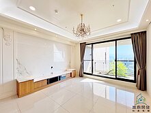 北屯面公園！！山嵐首席類豪宅！！四改三房雙大平車