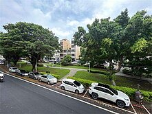 C32凱旋公園輕軌站正路上邊間透天店住