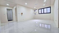 潭子市中心全新整理附車位景觀三房