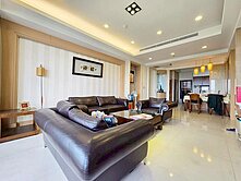 蓮池潭景觀首排唯一釋出一層一戶豪邸