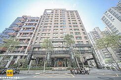 鼓山明華路．石上麗晶．質感裝潢邊間美兩房