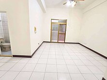  高雄輕軌灣仔內站方正三房