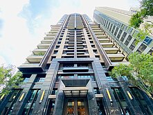 台中文心雙捷運出口＜市政府＞世紀之頂