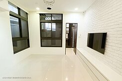 稀有一樓庭院精美2房+車