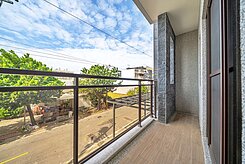 專任御花園！臨路邊間電梯別墅帝王戶三面採光雙車位