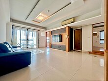 888亞灣經貿特區｜三多商圈明亮景觀三房車位