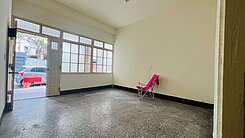 北區興進園道邊間透天