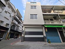 😊😊華鳳特區(邊間-翻新設計)透天厝