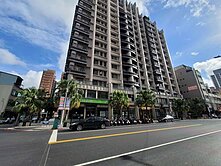 好市多,義享,自由悅讀金店面附平車