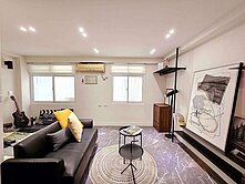 三多商圈捷運站全新整理現代風有個性套房