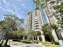 首推～東區麗寶美棧3改2房平車