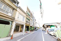 鹽埕愛河駁二特區‧正街大地坪面寬4.5米美透天